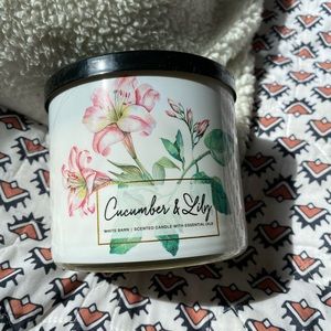 Lightly burned Cucumber and Lily candle